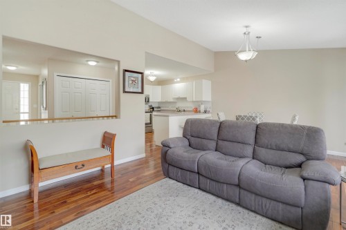 13 9420 172 Street, Edmonton, AB - Indoor Photo Showing Living Room