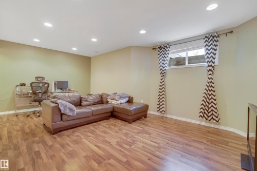 13 9420 172 Street, Edmonton, AB - Indoor