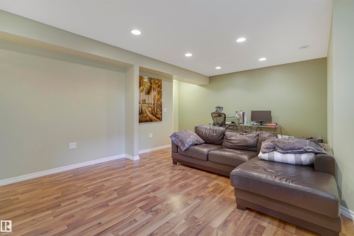 13 9420 172 Street, Edmonton, AB - Indoor