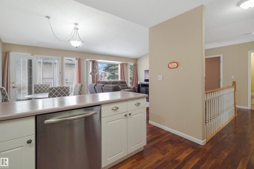 13 9420 172 Street, Edmonton, AB - Indoor Photo Showing Kitchen