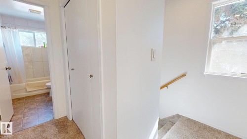 9515B 120 Avenue, Edmonton, AB - Indoor Photo Showing Other Room