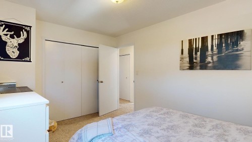 9515B 120 Avenue, Edmonton, AB - Indoor Photo Showing Bedroom