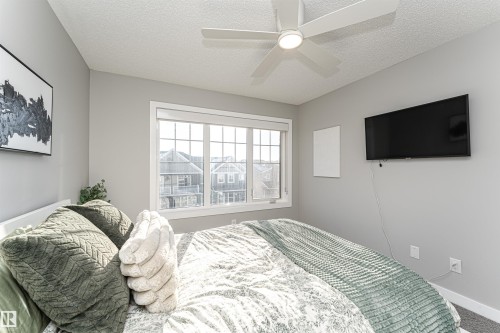 20318 15A Avenue, Edmonton, AB - Indoor Photo Showing Bedroom