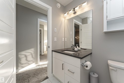20318 15A Avenue, Edmonton, AB - Indoor Photo Showing Bathroom