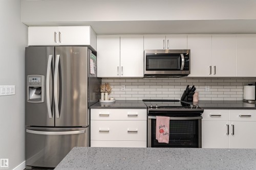 20318 15A Avenue, Edmonton, AB - Indoor Photo Showing Kitchen