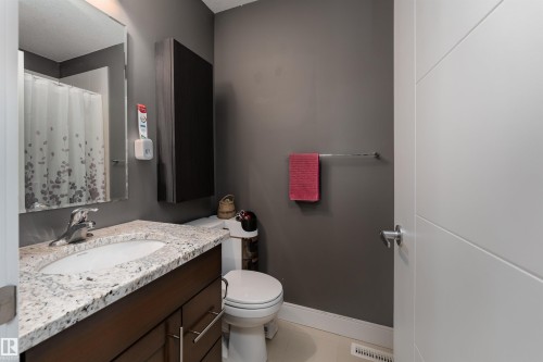 37 13003 132 Avenue, Edmonton, AB - Indoor Photo Showing Bathroom