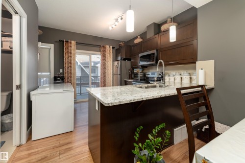 37 13003 132 Avenue, Edmonton, AB - Indoor Photo Showing Kitchen