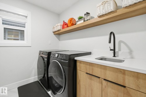 9831 223 Street, Edmonton, AB - Indoor Photo Showing Laundry Room
