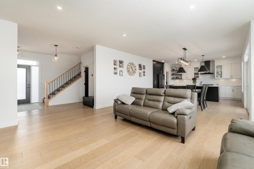 39 Jacobs Close, St. Albert, AB - Indoor Photo Showing Living Room