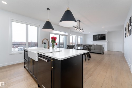 39 Jacobs Close, St. Albert, AB - Indoor Photo Showing Kitchen