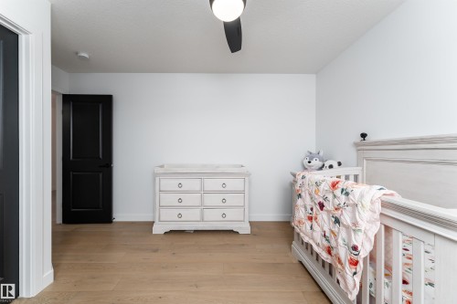39 Jacobs Close, St. Albert, AB - Indoor Photo Showing Bedroom