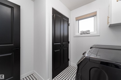 39 Jacobs Close, St. Albert, AB - Indoor Photo Showing Laundry Room