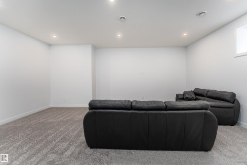 39 Jacobs Close, St. Albert, AB - Indoor