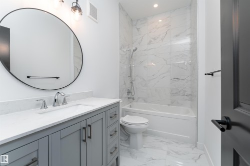 39 Jacobs Close, St. Albert, AB - Indoor Photo Showing Bathroom