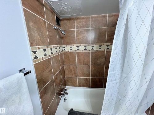 103 8310 Jasper Avenue, Edmonton, AB - Indoor Photo Showing Bathroom