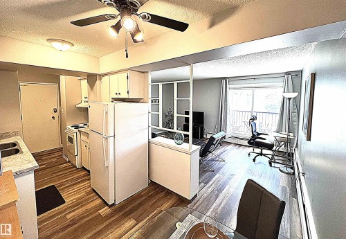 103 8310 Jasper Avenue, Edmonton, AB - Indoor Photo Showing Kitchen