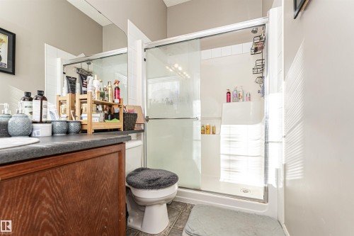 103 13825 155 Avenue, Edmonton, AB - Indoor Photo Showing Bathroom