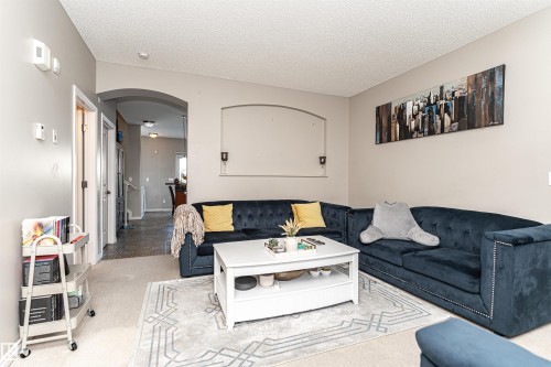103 13825 155 Avenue, Edmonton, AB - Indoor Photo Showing Living Room