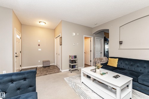 103 13825 155 Avenue, Edmonton, AB - Indoor Photo Showing Living Room
