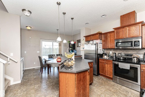 103 13825 155 Avenue, Edmonton, AB - Indoor Photo Showing Kitchen