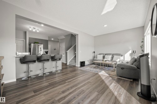 1745 Erker Way, Edmonton, AB - Indoor Photo Showing Living Room