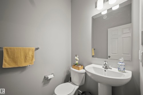 1745 Erker Way, Edmonton, AB - Indoor Photo Showing Bathroom