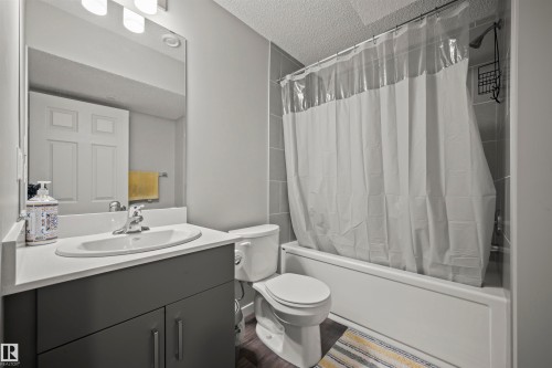1745 Erker Way, Edmonton, AB - Indoor Photo Showing Bathroom