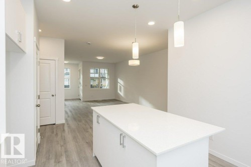 335 Edgemont Drive, Edmonton, AB - Indoor