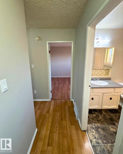 1504 62 Street, Edmonton, AB - Indoor Photo Showing Bathroom