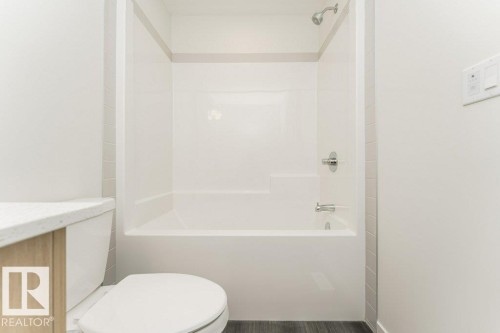 17548 63 Street, Edmonton, AB - Indoor Photo Showing Bathroom