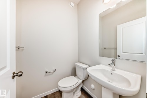17548 63 Street, Edmonton, AB - Indoor Photo Showing Bathroom