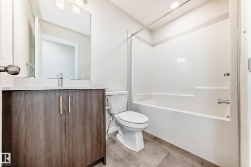 17548 63 Street, Edmonton, AB - Indoor Photo Showing Bathroom