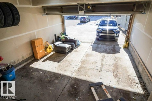 View of garage - 1426 25 Avenue Nw, Edmonton, AB - Indoor Photo Showing Garage