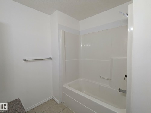 11725 83 Street, Edmonton, AB - Indoor Photo Showing Bathroom