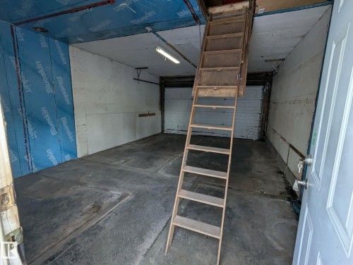 11725 83 Street, Edmonton, AB - Indoor Photo Showing Garage