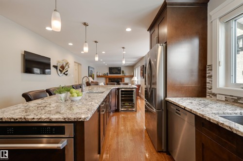 10997 131 Street, Edmonton, AB - Indoor Photo Showing Kitchen With Upgraded Kitchen