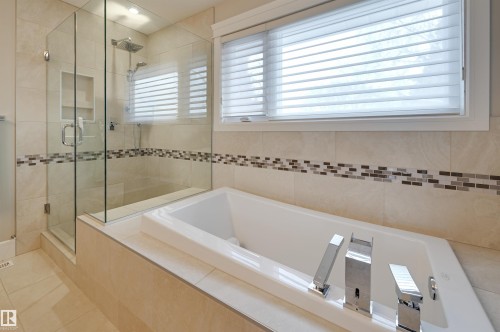 10997 131 Street, Edmonton, AB - Indoor Photo Showing Bathroom