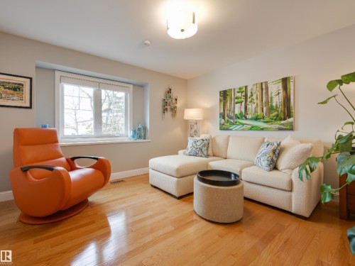 10997 131 Street, Edmonton, AB - Indoor Photo Showing Living Room