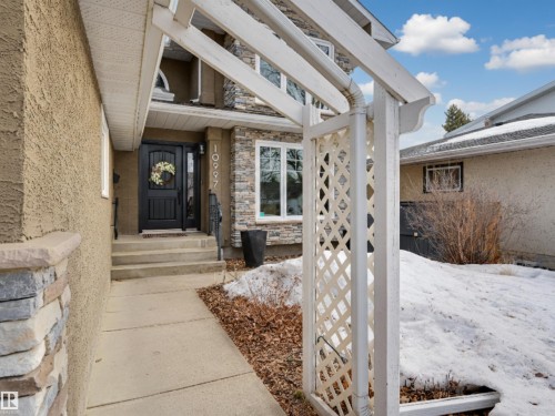 10997 131 Street, Edmonton, AB - Outdoor