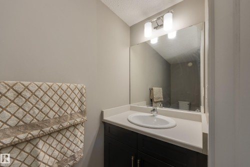 39 415 Clareview Road, Edmonton, AB - Indoor Photo Showing Bathroom