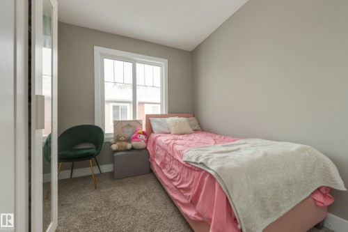 39 415 Clareview Road, Edmonton, AB - Indoor Photo Showing Bedroom