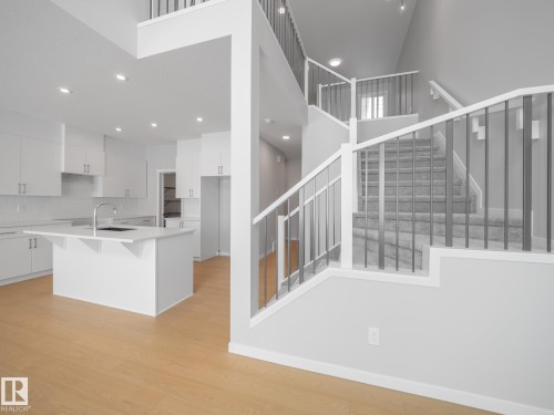 7103 177 Avenue, Edmonton, AB - Indoor Photo Showing Kitchen