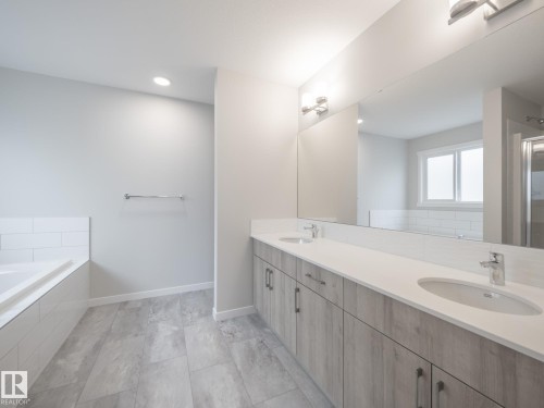 7103 177 Avenue, Edmonton, AB - Indoor Photo Showing Bathroom