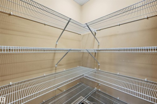 6833 Cardinal Link, Edmonton, AB - Indoor With Storage