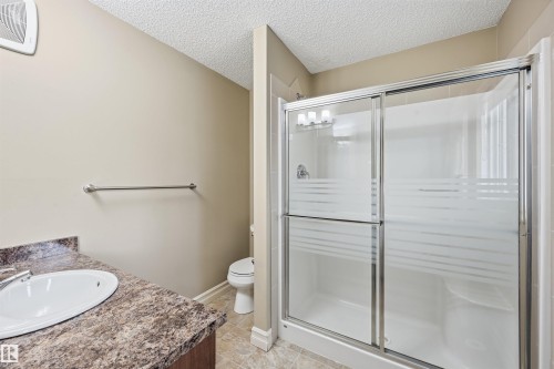6833 Cardinal Link, Edmonton, AB - Indoor Photo Showing Bathroom