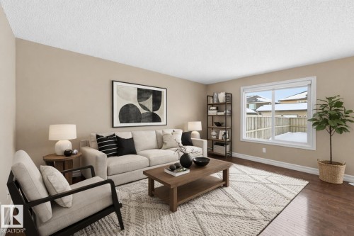 6833 Cardinal Link, Edmonton, AB - Indoor Photo Showing Living Room