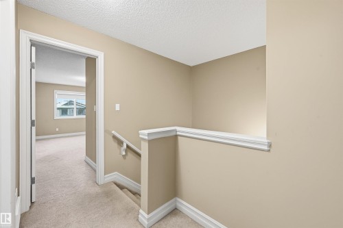 6833 Cardinal Link, Edmonton, AB - Indoor Photo Showing Other Room