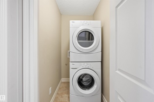 6833 Cardinal Link, Edmonton, AB - Indoor Photo Showing Laundry Room