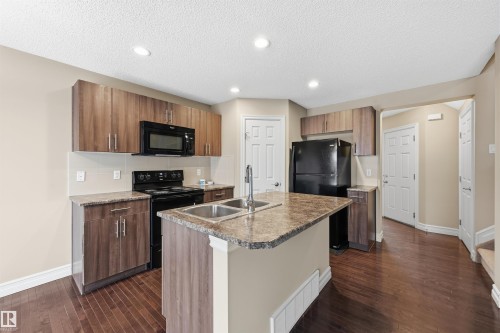 6833 Cardinal Link, Edmonton, AB - Indoor Photo Showing Kitchen With Double Sink