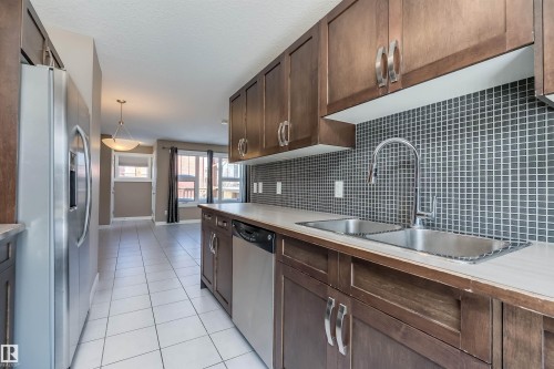 131 401 Southfork Drive, Leduc, AB - Indoor Photo Showing Kitchen With Upgraded Kitchen